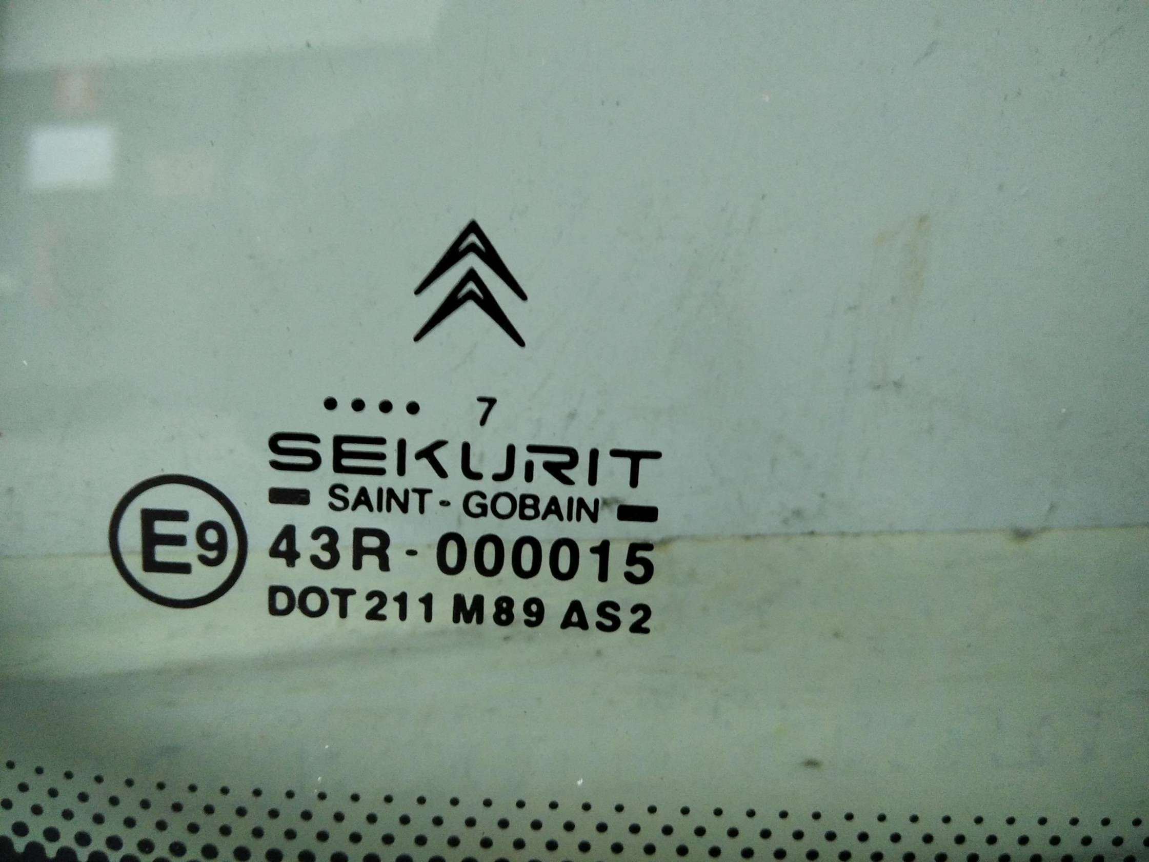 Fisso atermico parafango post. dx.